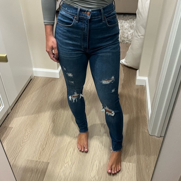 Abercrombie and Fitch the super skinny ultra high skinny jeans with rips - Picture 1 of 10